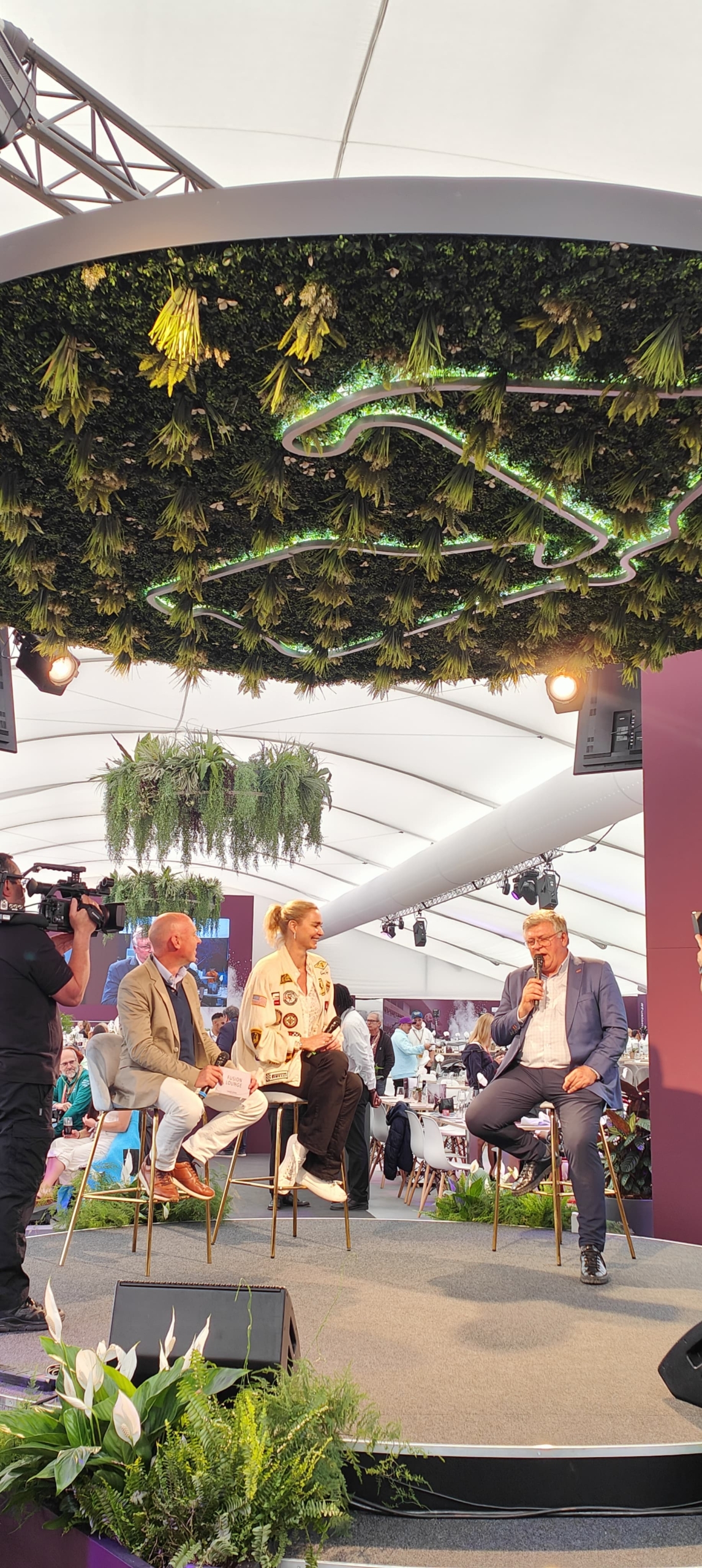 91c07460-f3e2-4f71-ba32-ffa996a5f404